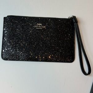 🆕 Coach Black Stars Glitter Wristlet NWT and original box